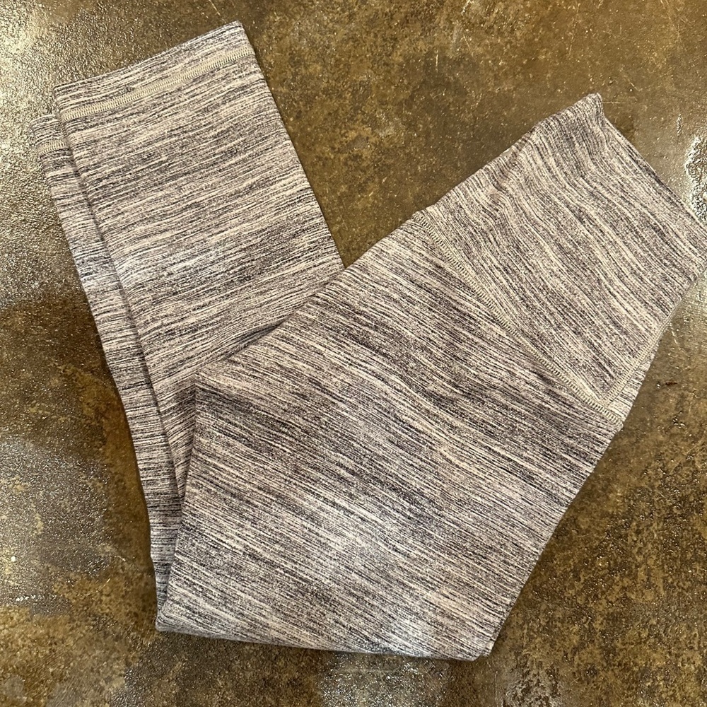 LULULEMON Leggings Gray Size 6 EUC